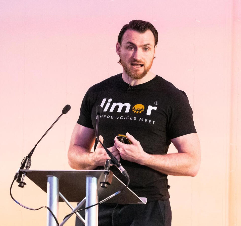 Shane Monahan speaking about the power of podcasting & social audio Shane Monahan speaking about the power of podcasting & social audio